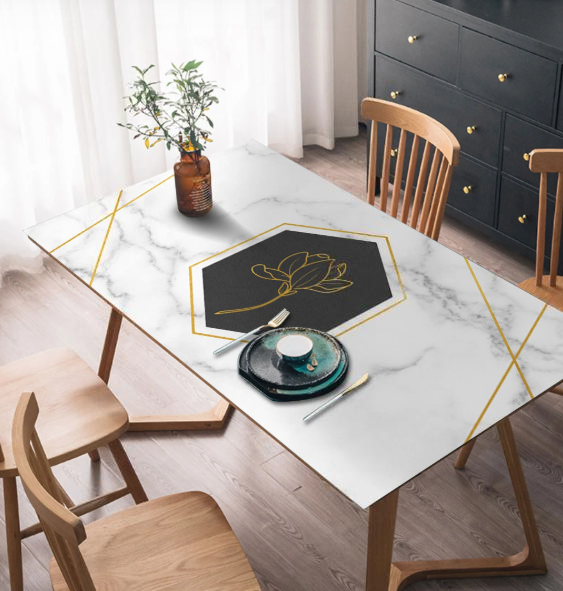 Rechteckige Tischdecke mit Print für das Esszimmer, Tischschutz mit Muster „Golden Flower“